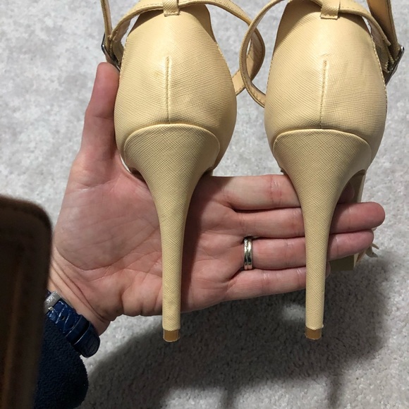 Women’s Heels (like new) - Picture 4 of 6